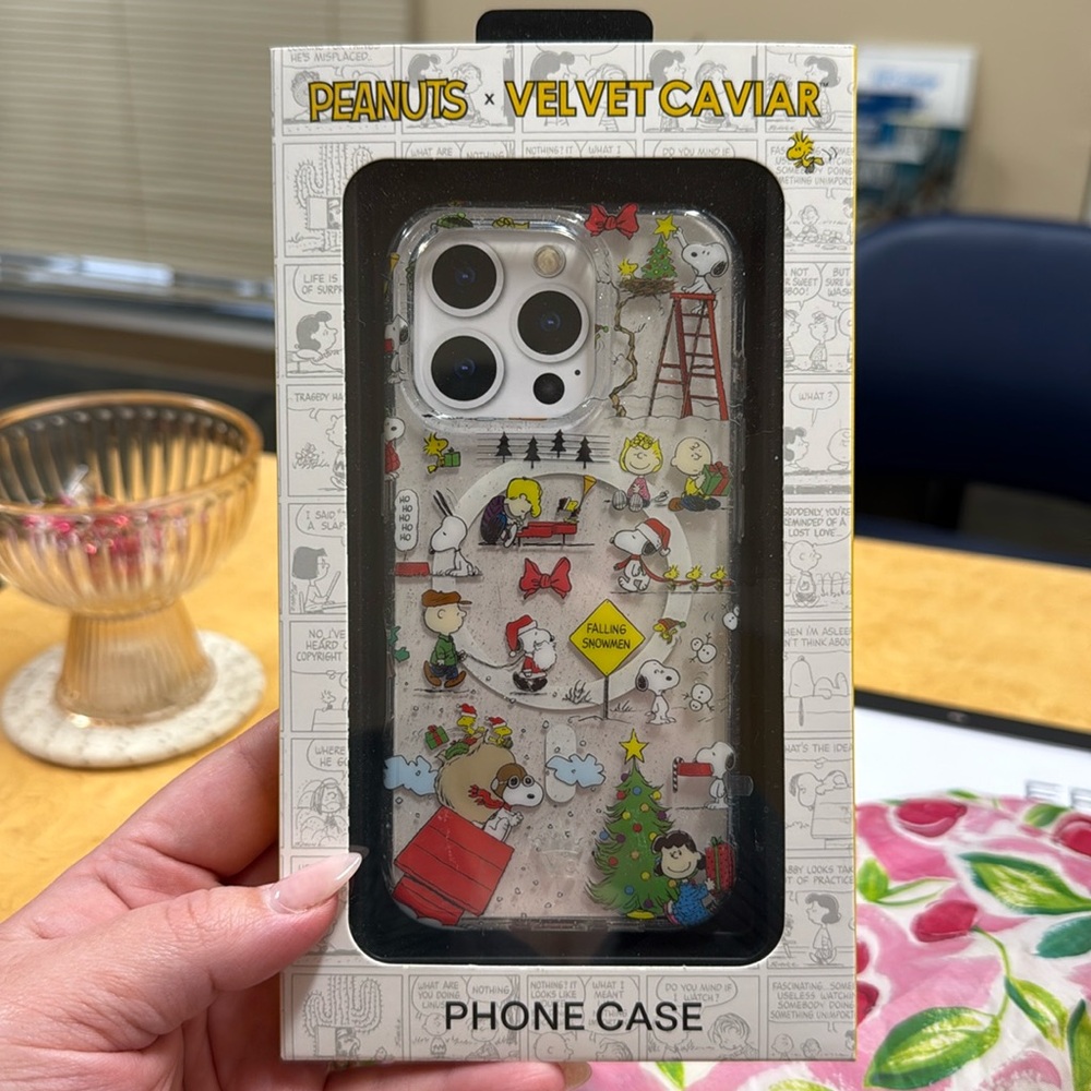 Snoopy Christmas - Velvet Caviar - iPhone 16 Pro Case
